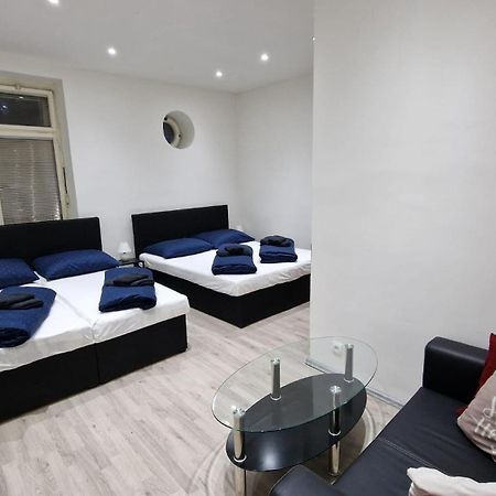 Apartment Flora - Late Check-Out At Noon 12 O Clock For Free Bratislava Exterior photo