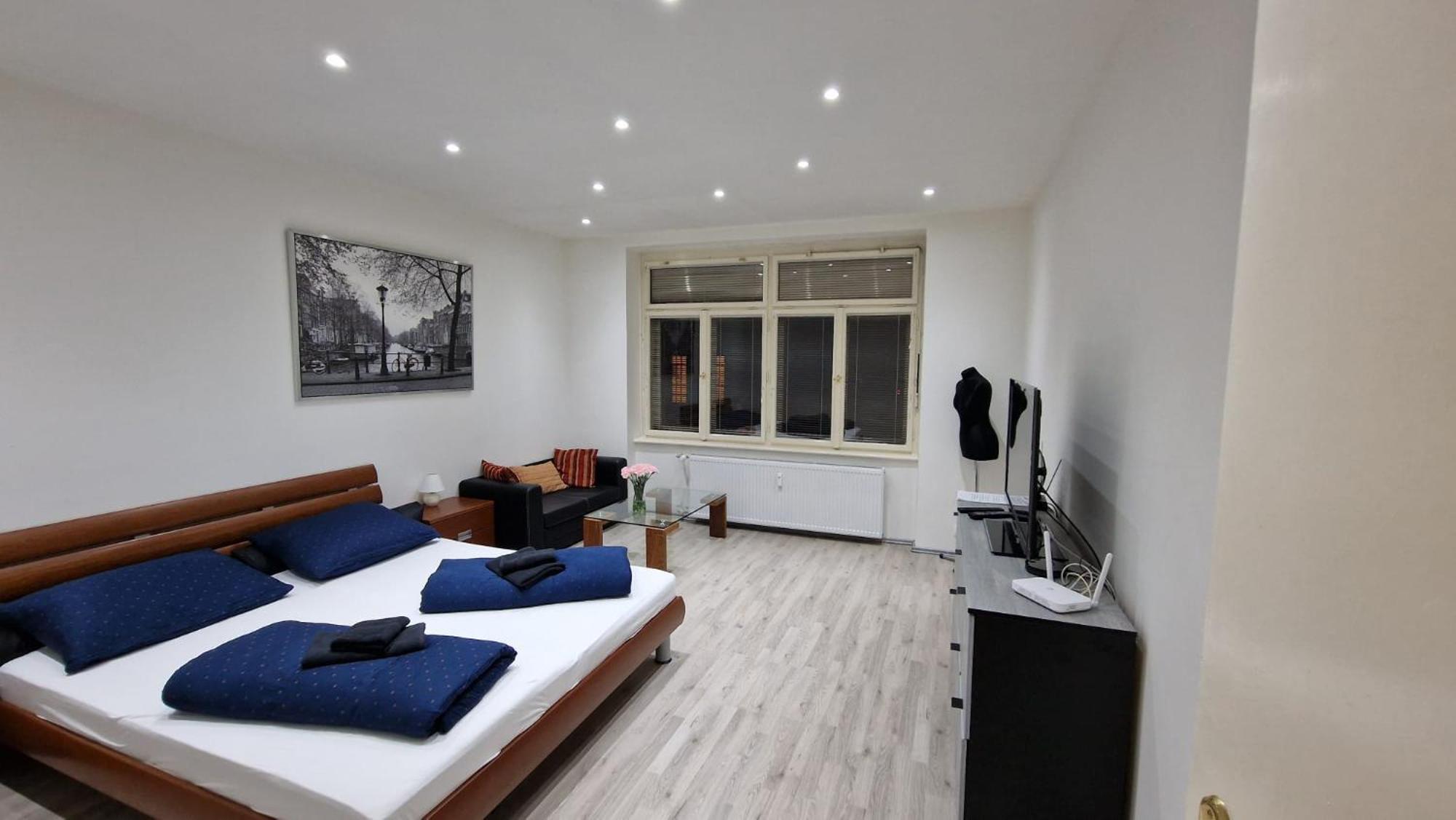 Apartment Flora - Late Check-Out At Noon 12 O Clock For Free Bratislava Exterior photo