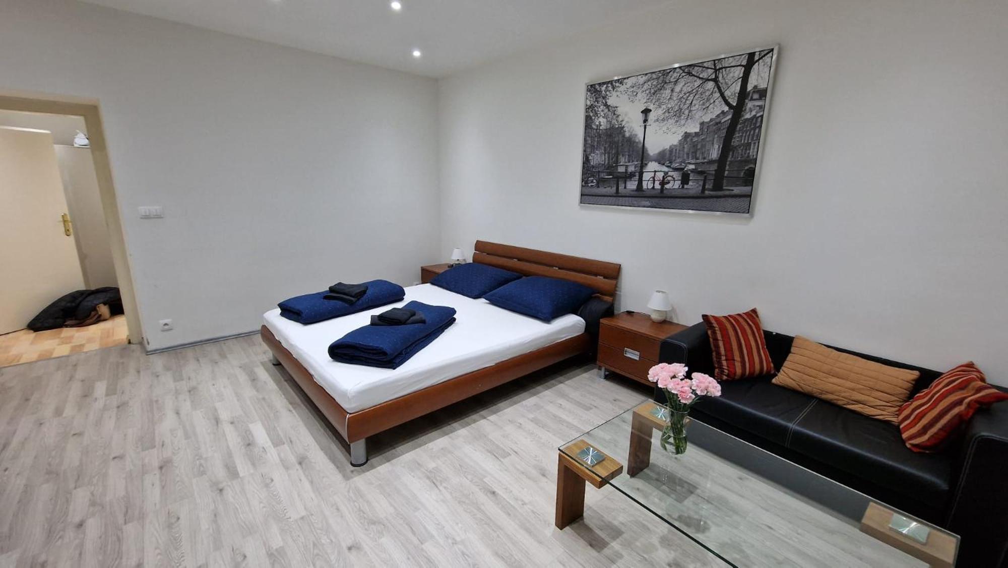 Apartment Flora - Late Check-Out At Noon 12 O Clock For Free Bratislava Exterior photo
